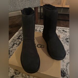 UGG Classic Short II black boots - size 10